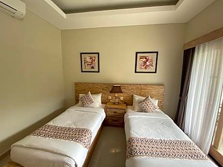 Twin Room with Balcony