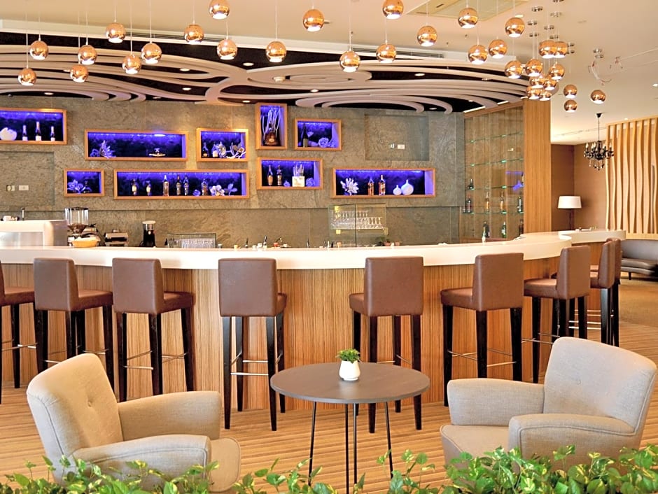 Evergreen Plaza Hotel