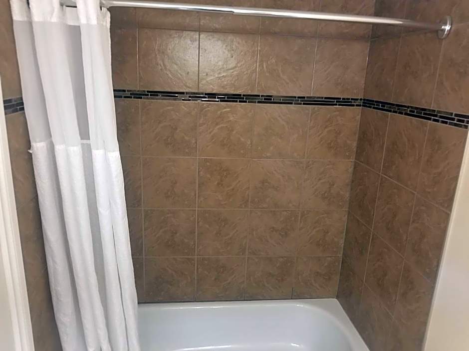 Super 8 by Wyndham Smoky Lake