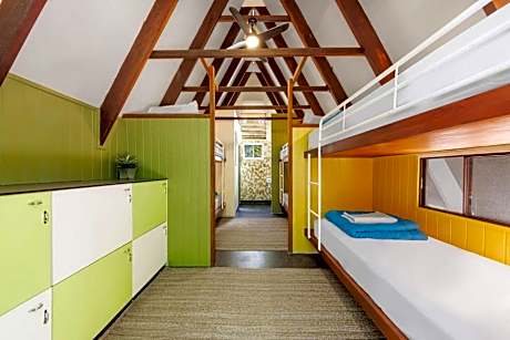 6 Bed Female Community Dorm