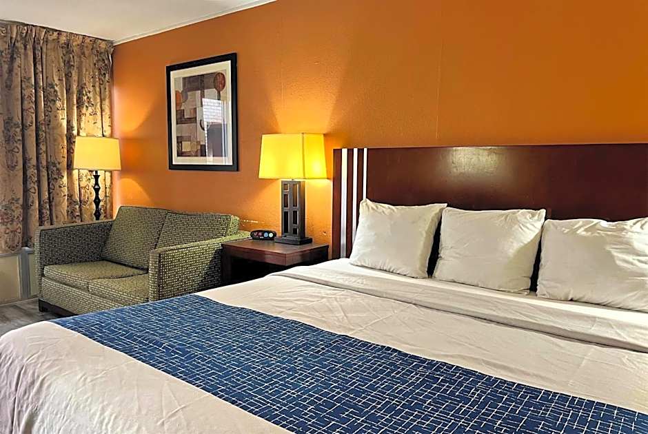 Travelodge by Wyndham Seymour