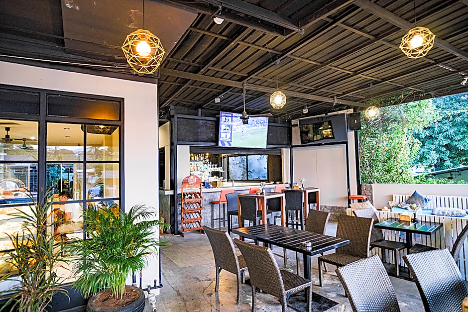 Breakers Hotel Rawai