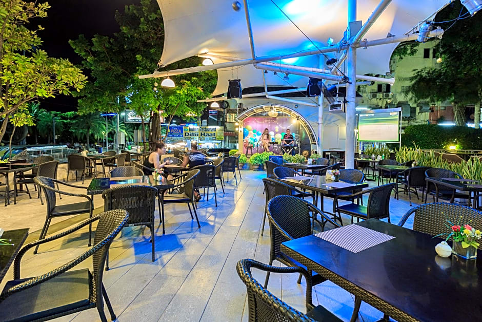 Pattaya Discovery Beach Hotel