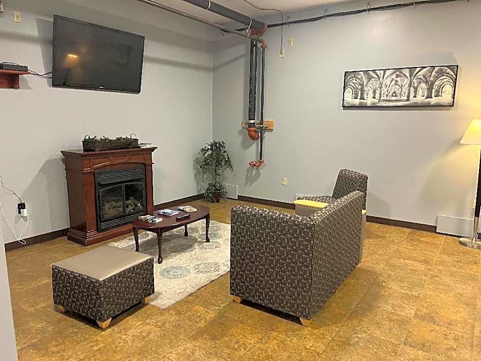 Gamble Farm Inn and Suites