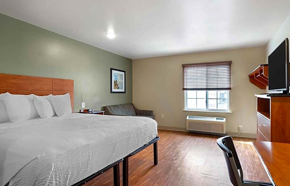 Extended Stay America Select Suites - Wichita - Airport