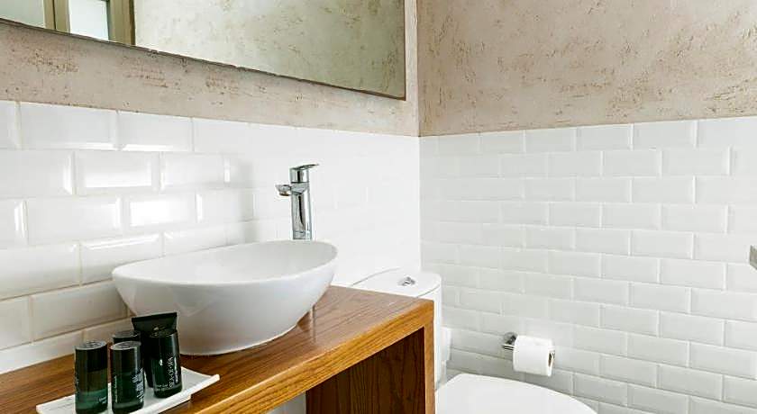 Marine Heights Suites Hotel