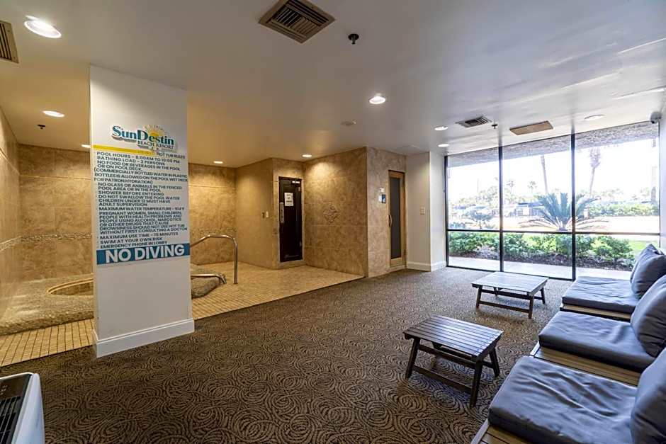 Splash Into Sundestin, Thanksgiving Stays Get 50 Gift Card