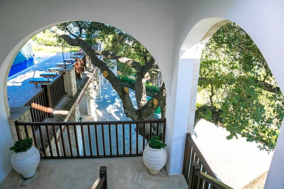 Demetriou Paradisos Hills Hotel