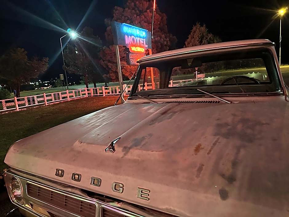 Maverick Motel