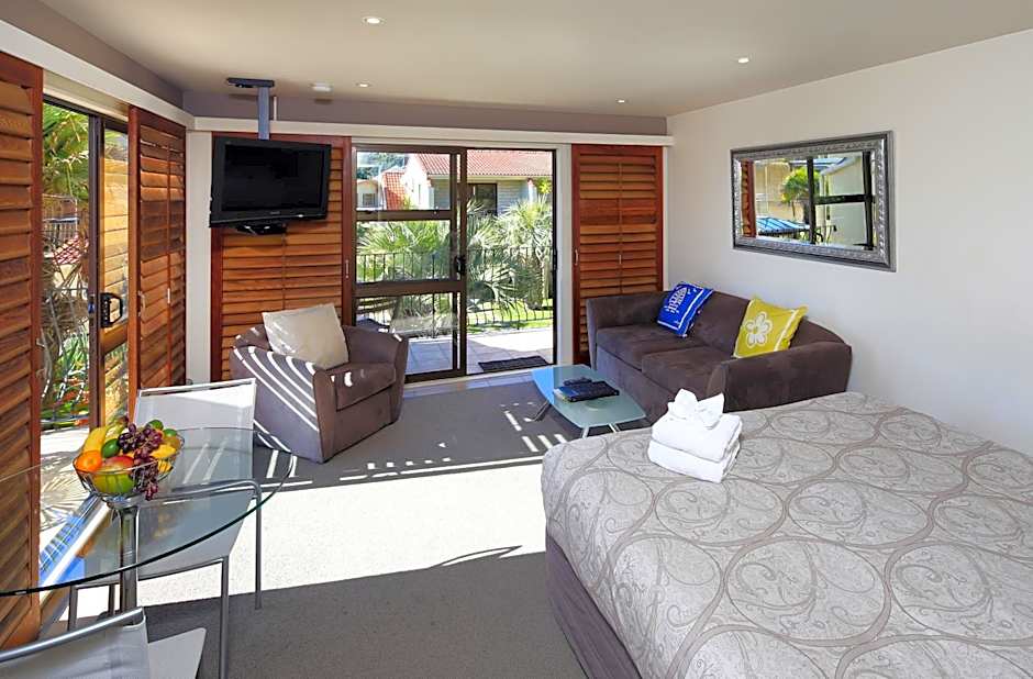 Onetangi Beach Apartments