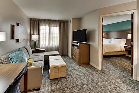 One-Bedroom King Suite