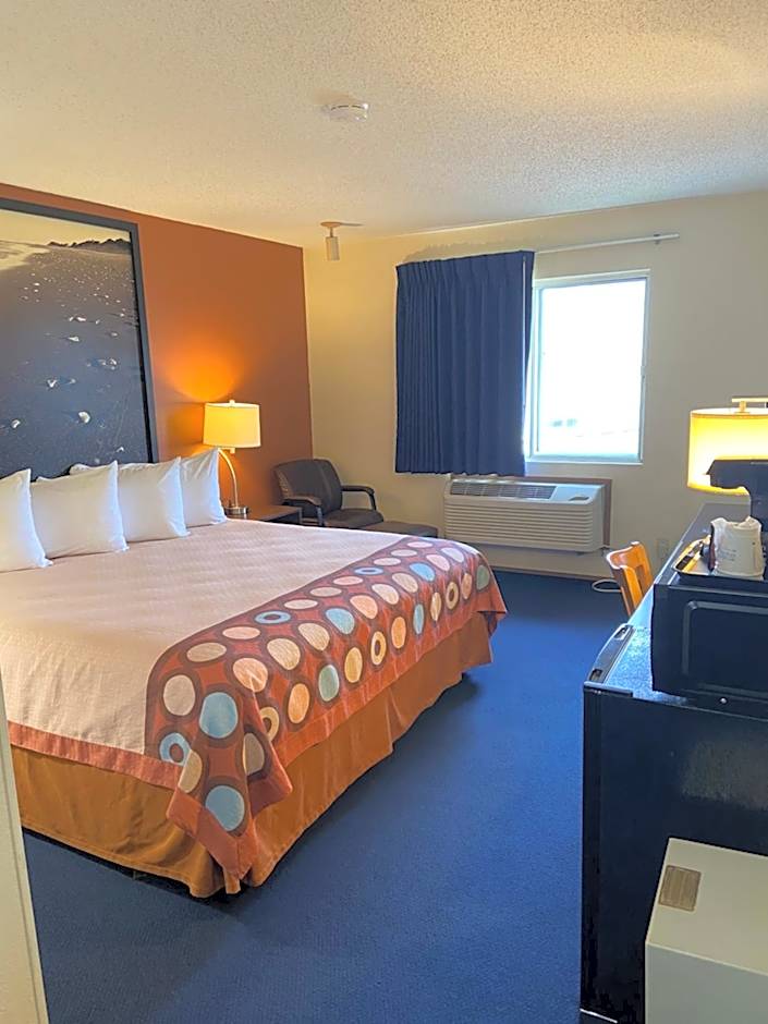 Super 8 by Wyndham College Station