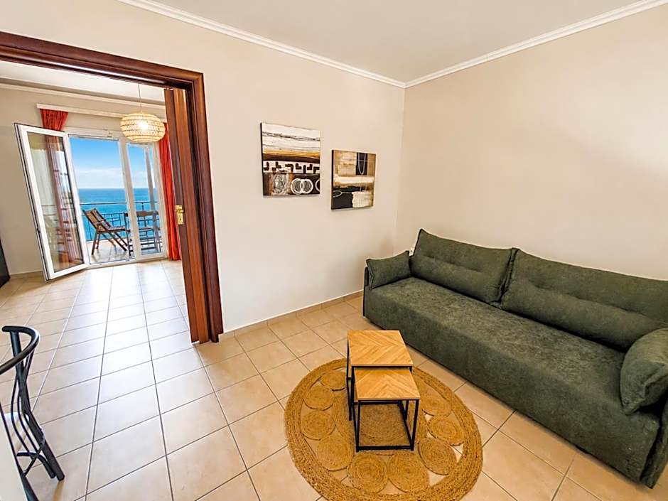 Studios Plaka