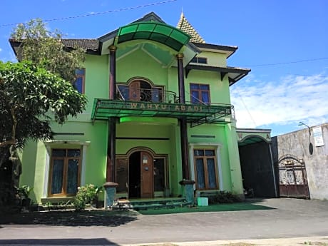 Wahyu Abadi Villa Tawangmangu by Luxury Degree