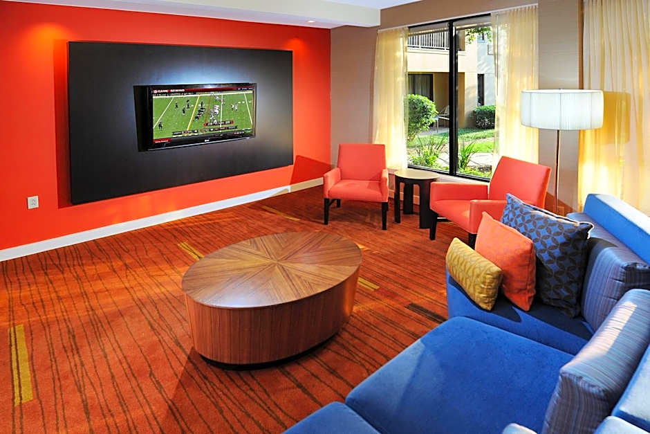 Courtyard by Marriott Houston Hobby Airport
