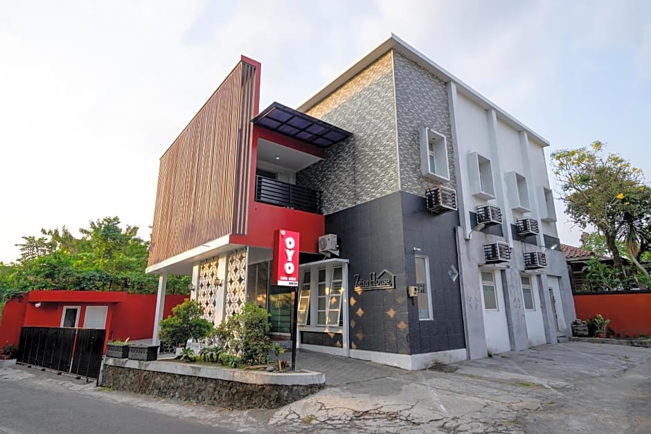 OYO 1829 Zaira House