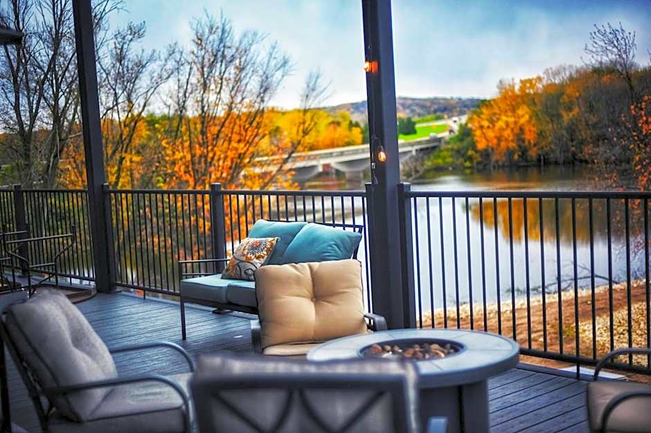 Waterfront Hotel