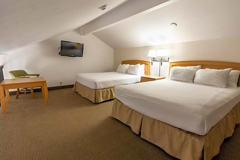 RiverTree Inn & Suites