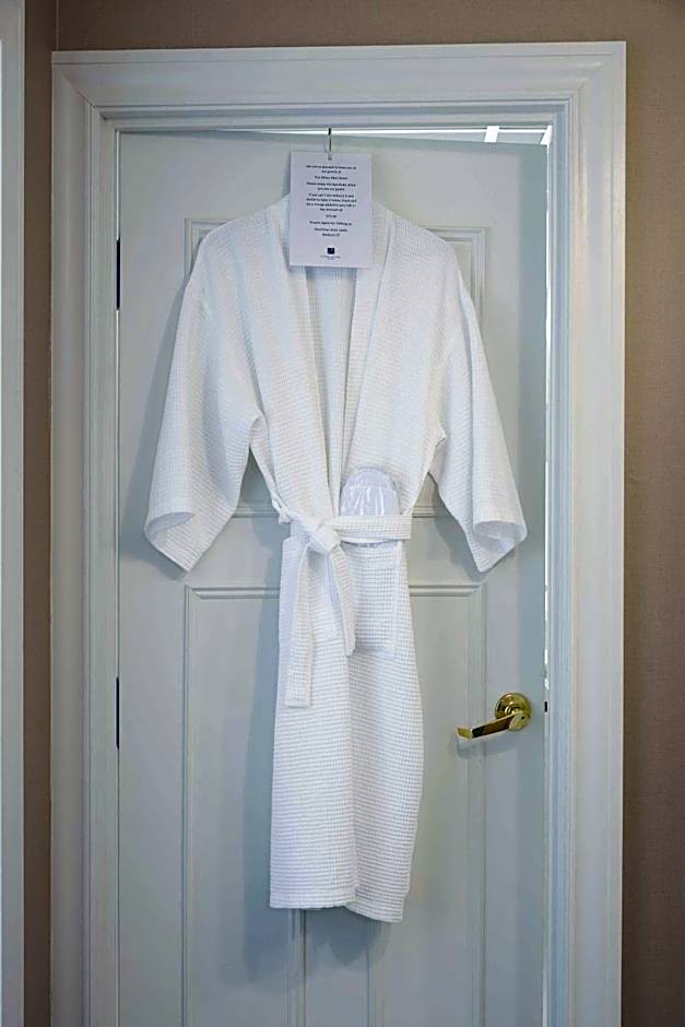 Ethan Allen Hotel