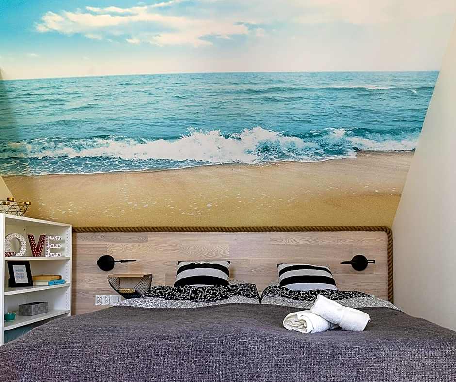 Seaview House with fireplace