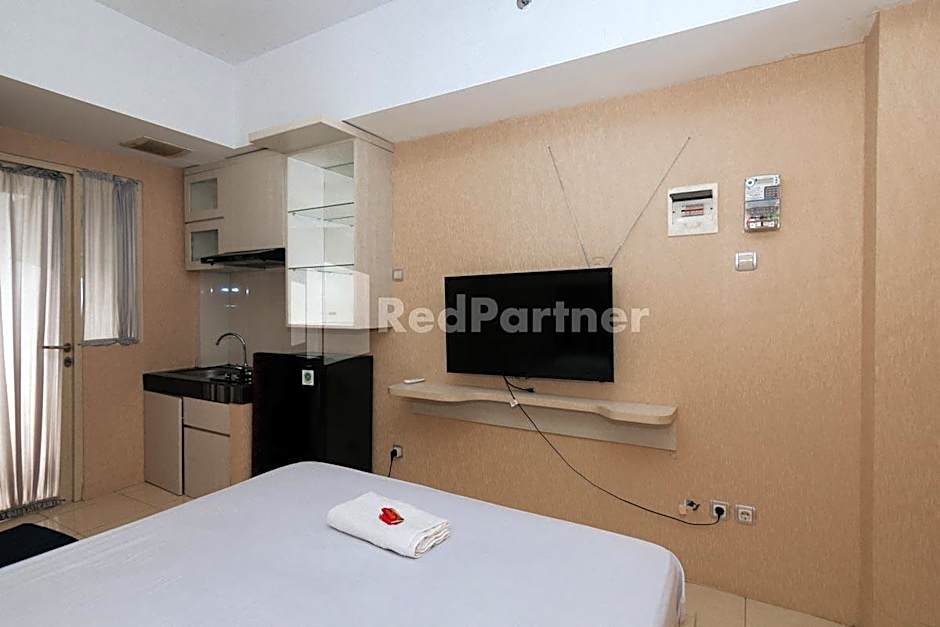 RedLiving Apartemen Green Lake View Ciputat Syafa Property Tower E