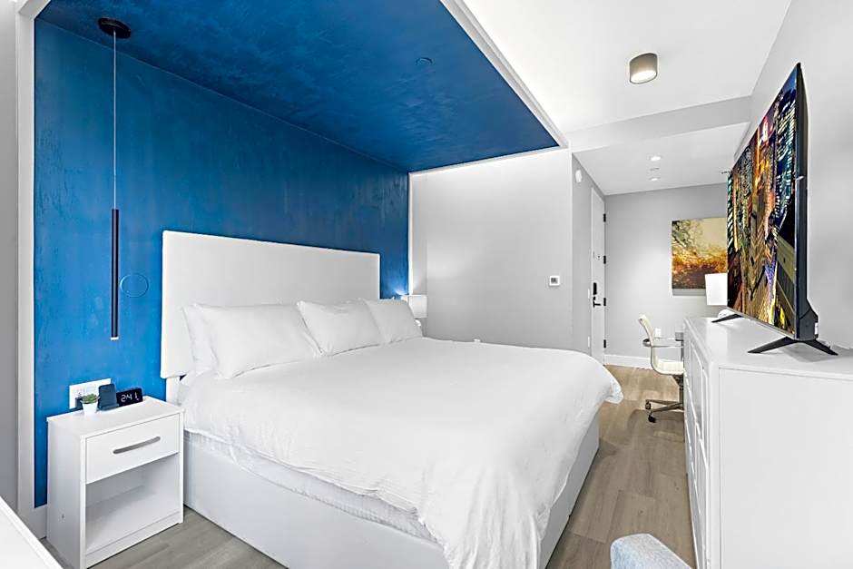 Global Luxury Suites at The Arches
