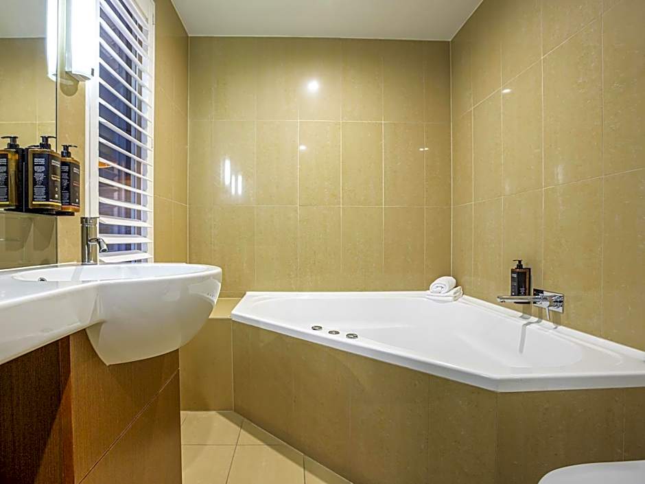 Mercure Sydney Liverpool Hotel