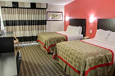 2 Queen Bed Smoking Room