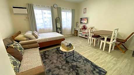 Nuvali Studio Retreat Free Pool Access & Fast WiFi