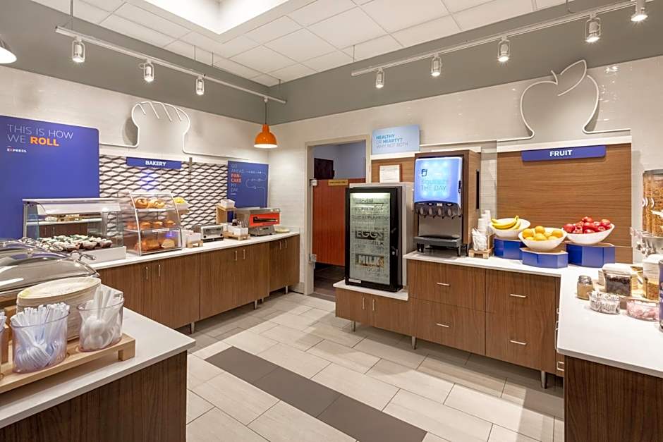 Holiday Inn Express Hotel And Suites Minneapolis Downtown By IHG