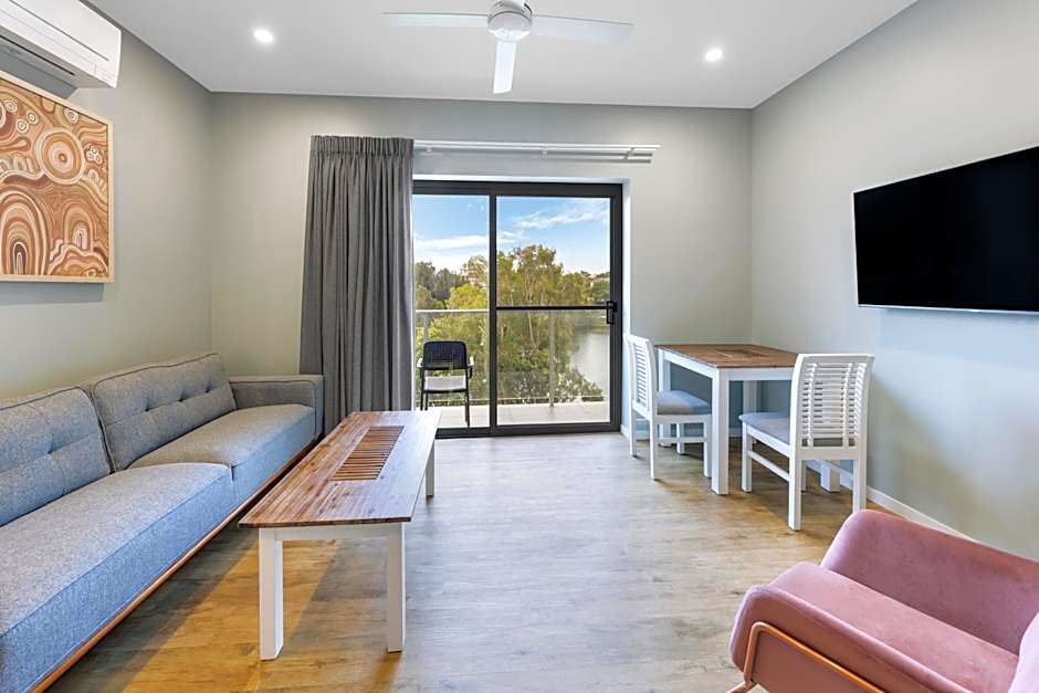 Best Western Plus North Lakes Hotel