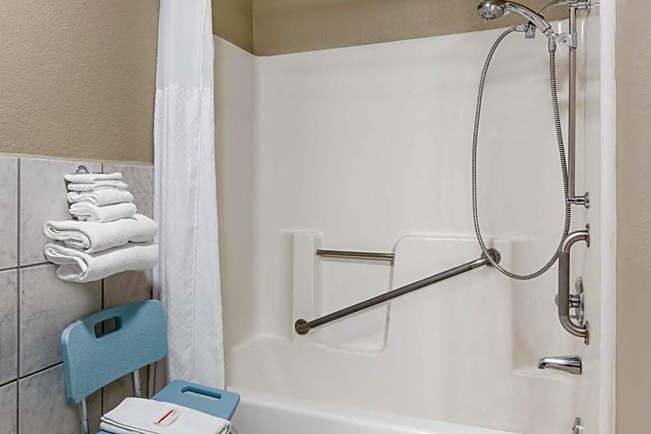 Super 8 by Wyndham Redding