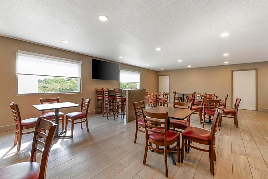 Sleep Inn & Suites Wisconsin Dells - Lake Delton