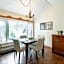 Chalet du Village - Rustic charm, lake - beach access