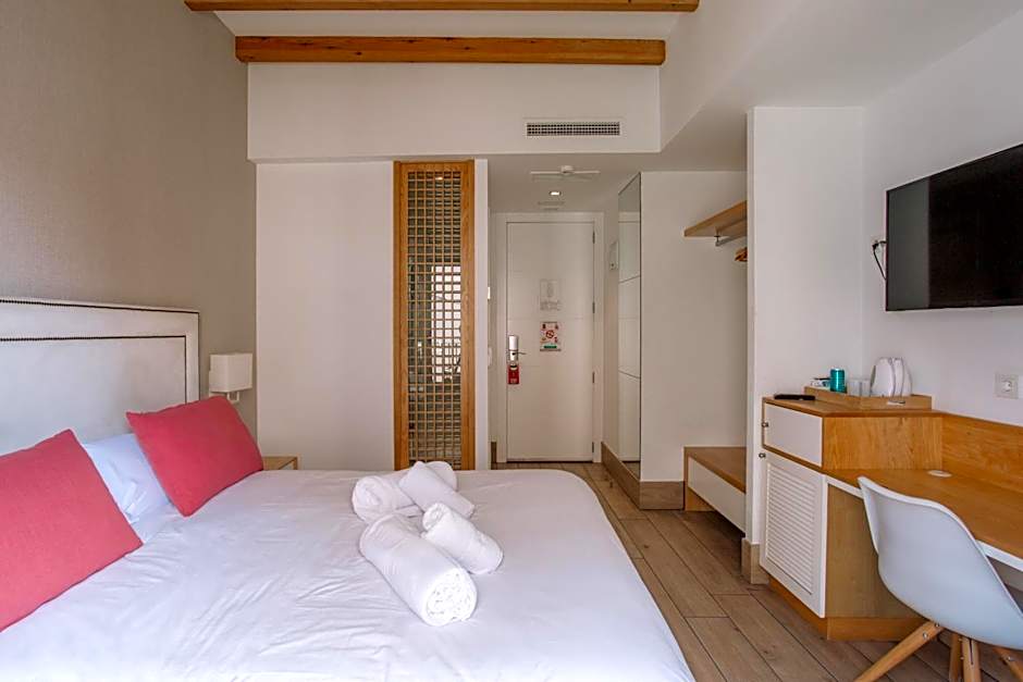 Rosal by Seaward Suites