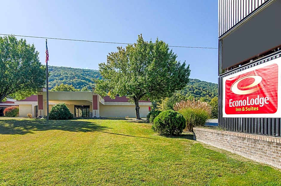 Econo Lodge Inn & Suites Norton - Wise South