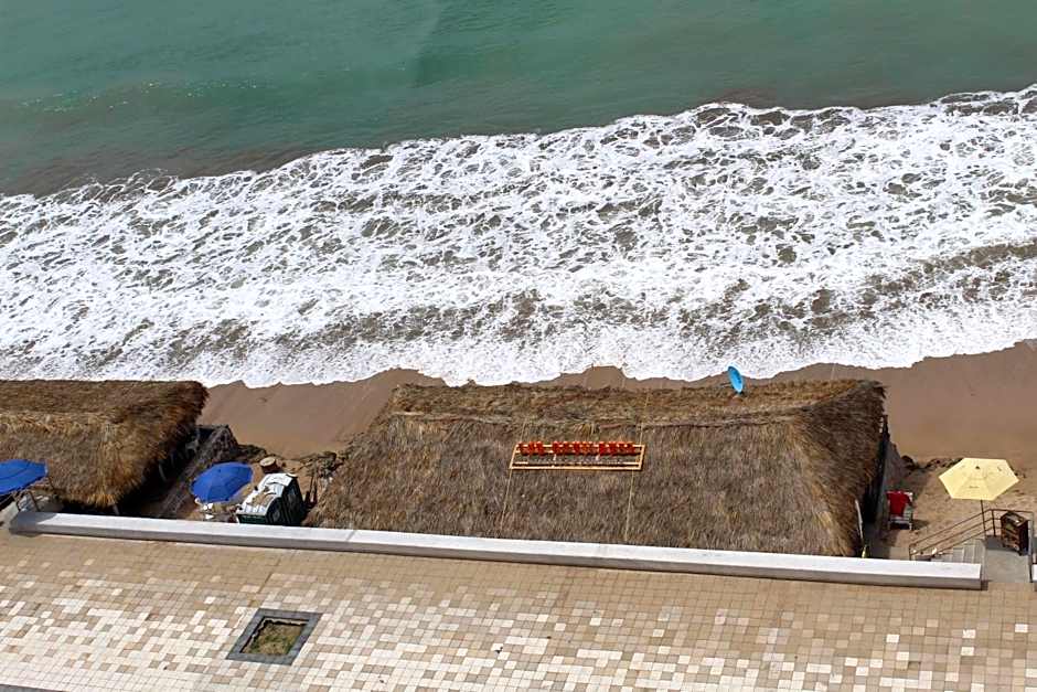 Hotel Playa Marina