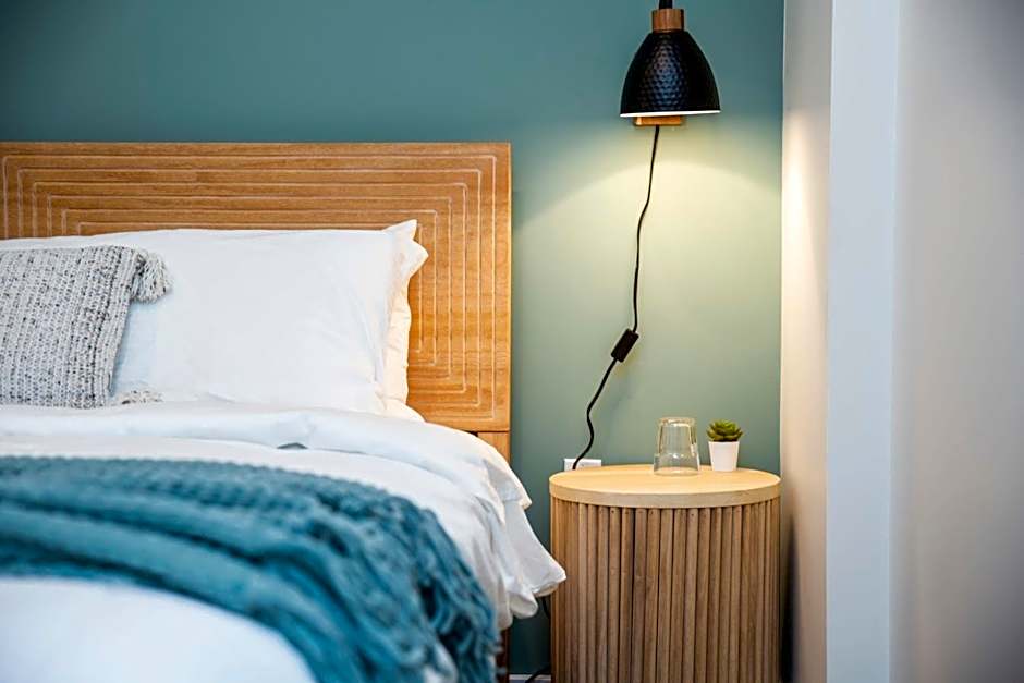 The Stellar Condo - Cozy 2 Bedroom with Hot Tub