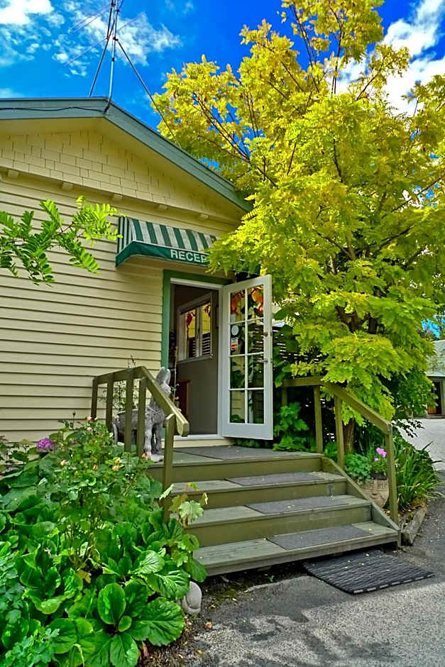 Glenalvon Lodge Motel