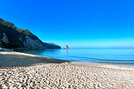 Sebastian's Family Hotel and Taverna - Agios Gordios Beach