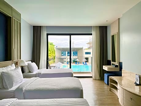 Triple Room with Pool View