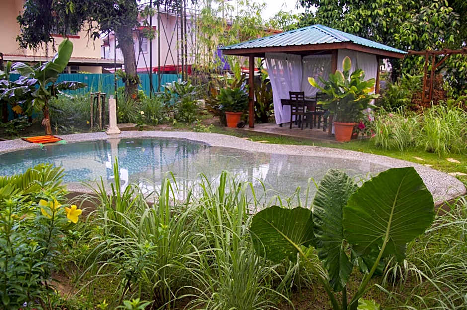 HAKS Boutique B&B with Pool & Farm-to-Table Dining