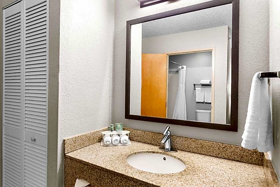 Best Western Oswego Hotel