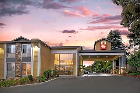 Best Western Plus Heritage Inn