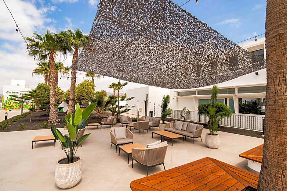 Aequora Lanzarote Suites