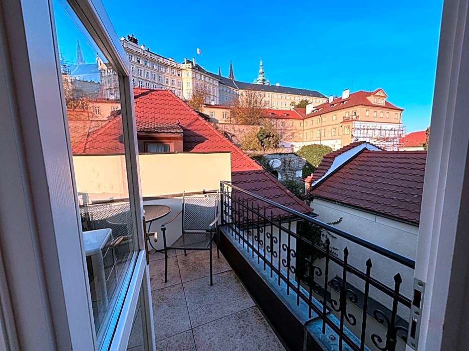 The Golden Wheel Boutique Hotel