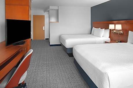 Room, 2 Queen Beds (Mobility/Hearing Access, Roll-In Shwr) (2 Queen Beds)