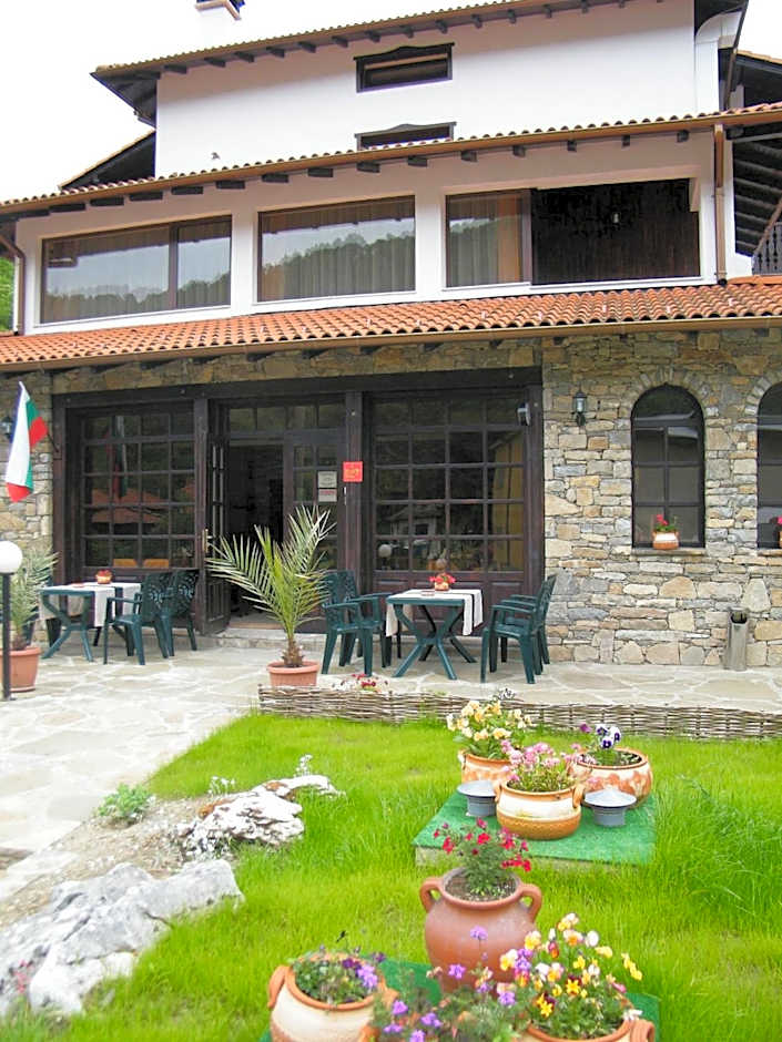 Family Hotel Chiflik Hills