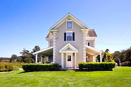 Flora Vista Inn