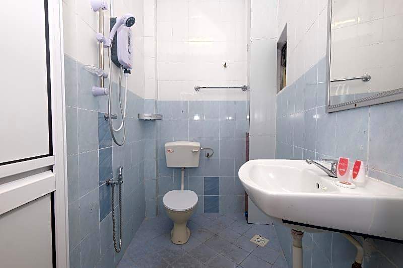 SUPER OYO 44029 Tudor Home Inn